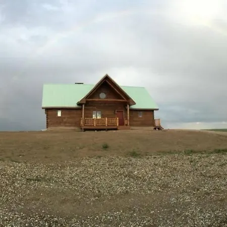 Tranquil 4-Bedroom Glacier View Getaway